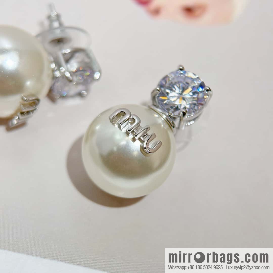 ❗️New ❗️ MIU MIU pearl stud earrings