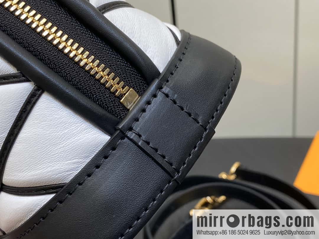 [Premium‑quality] M23666 white rhombus, full leather shell bag series Alma BB shell handbag