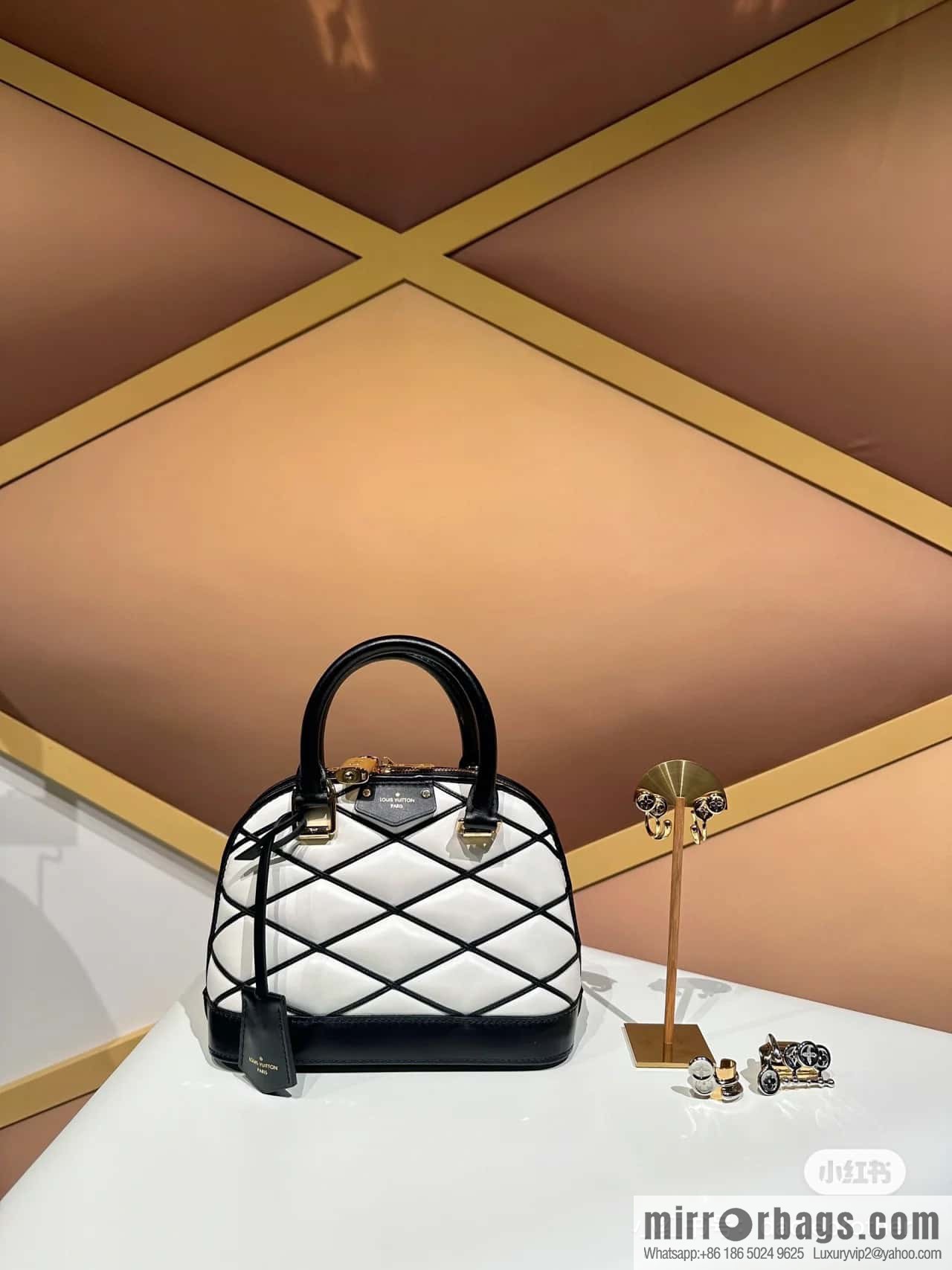[Premium‑quality] M23666 white rhombus, full leather shell bag series Alma BB shell handbag