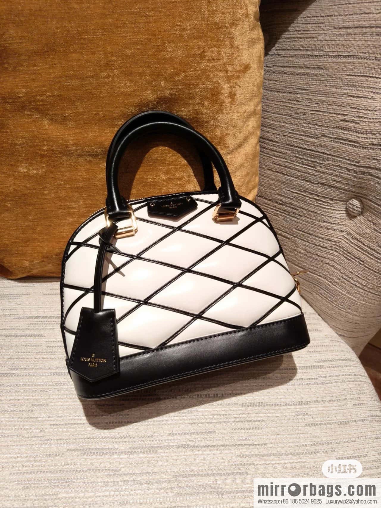 [Premium‑quality] M23666 white rhombus, full leather shell bag series Alma BB shell handbag