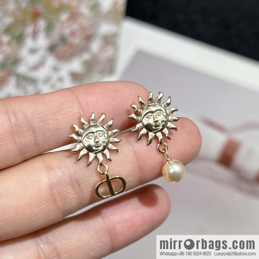 New ☑️ Dior No Sun Pearl CD Earrings Earrings