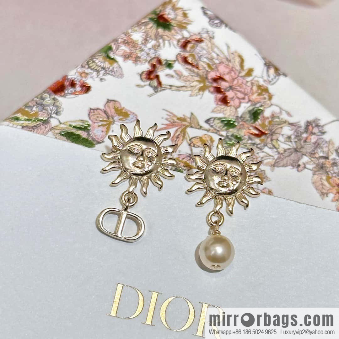 New ☑️ Dior No Sun Pearl CD Earrings Earrings
