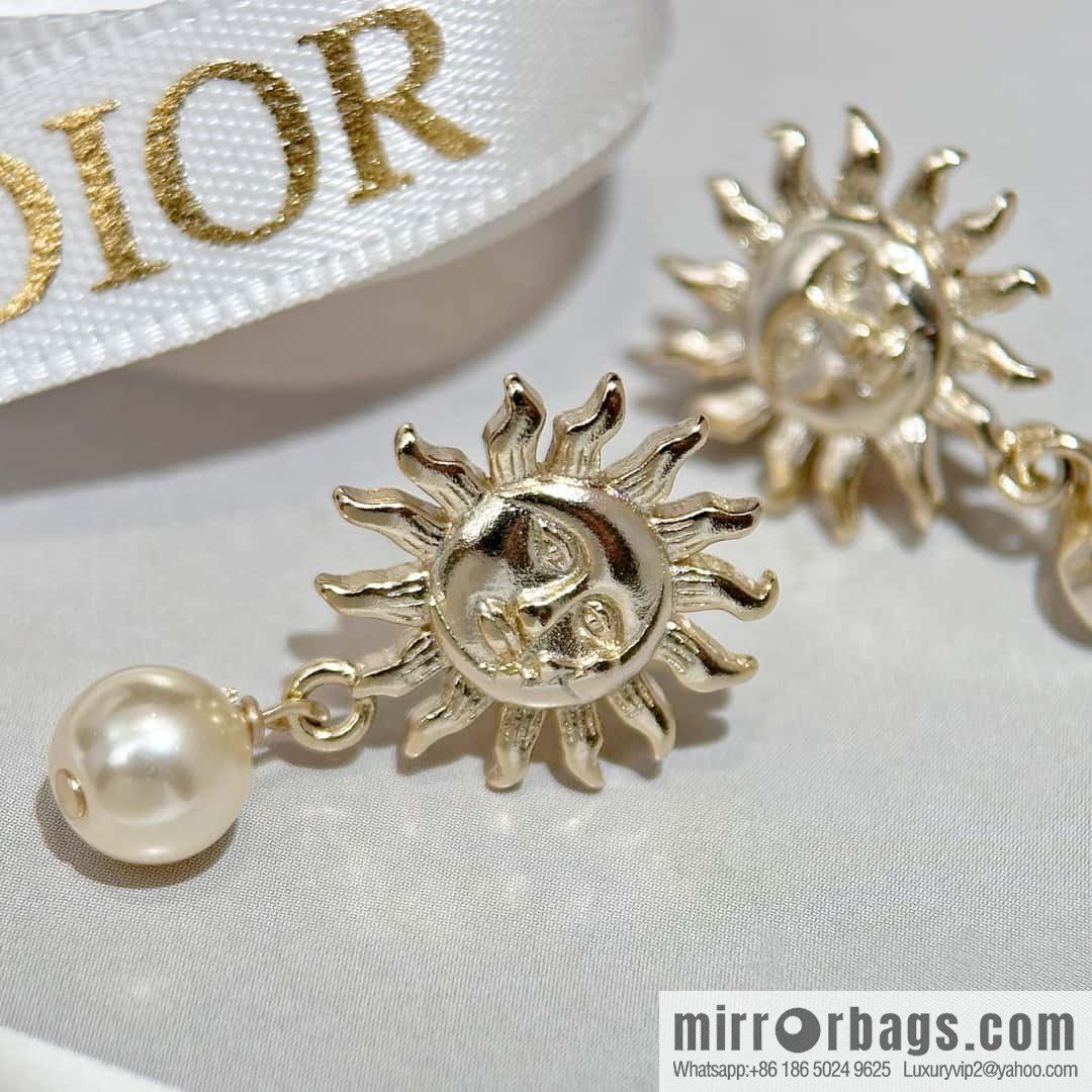 New ☑️ Dior No Sun Pearl CD Earrings Earrings