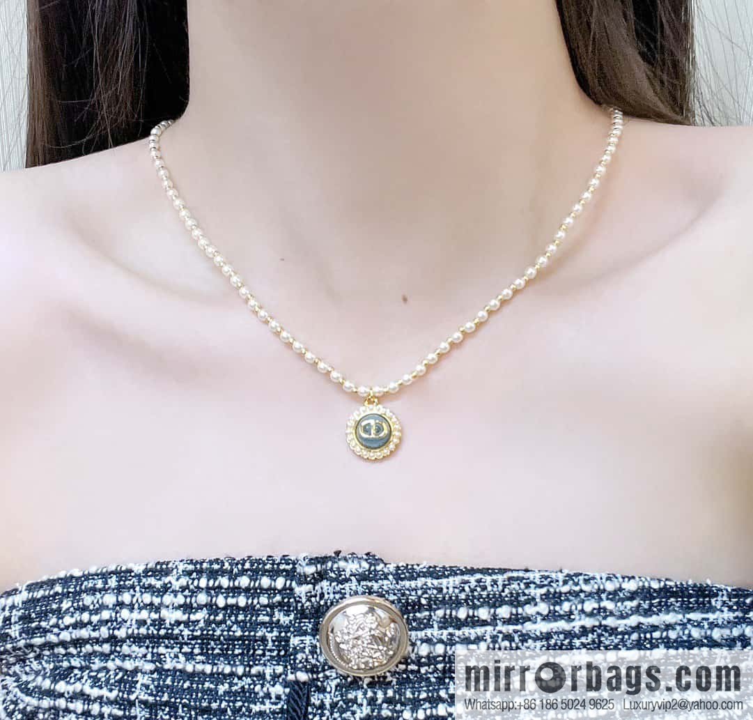 New ☑️ Dior drip CD pearl necklace