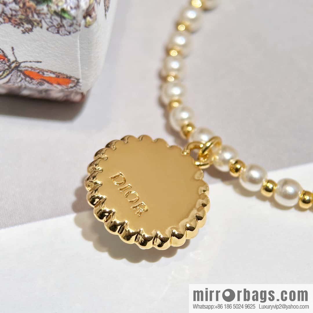 New ☑️ Dior drip CD pearl necklace