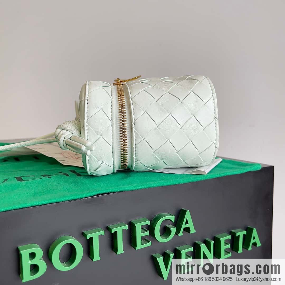 2023 new BV small box Bottega Veneta woven mini pouch model; 743551 small box bag, ice blue.