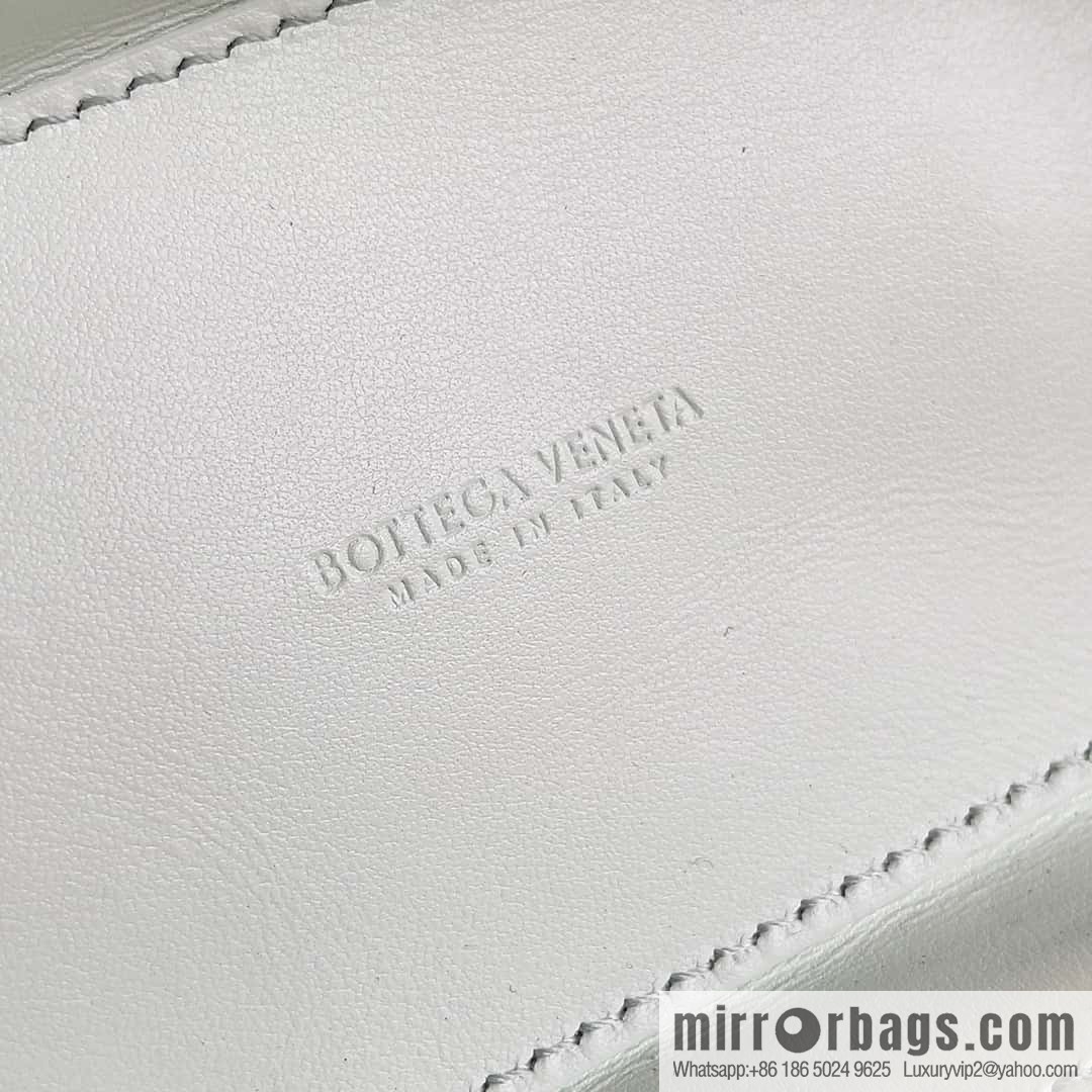 2023 new BV small box Bottega Veneta woven mini pouch model; 743551 small box bag, ice blue.