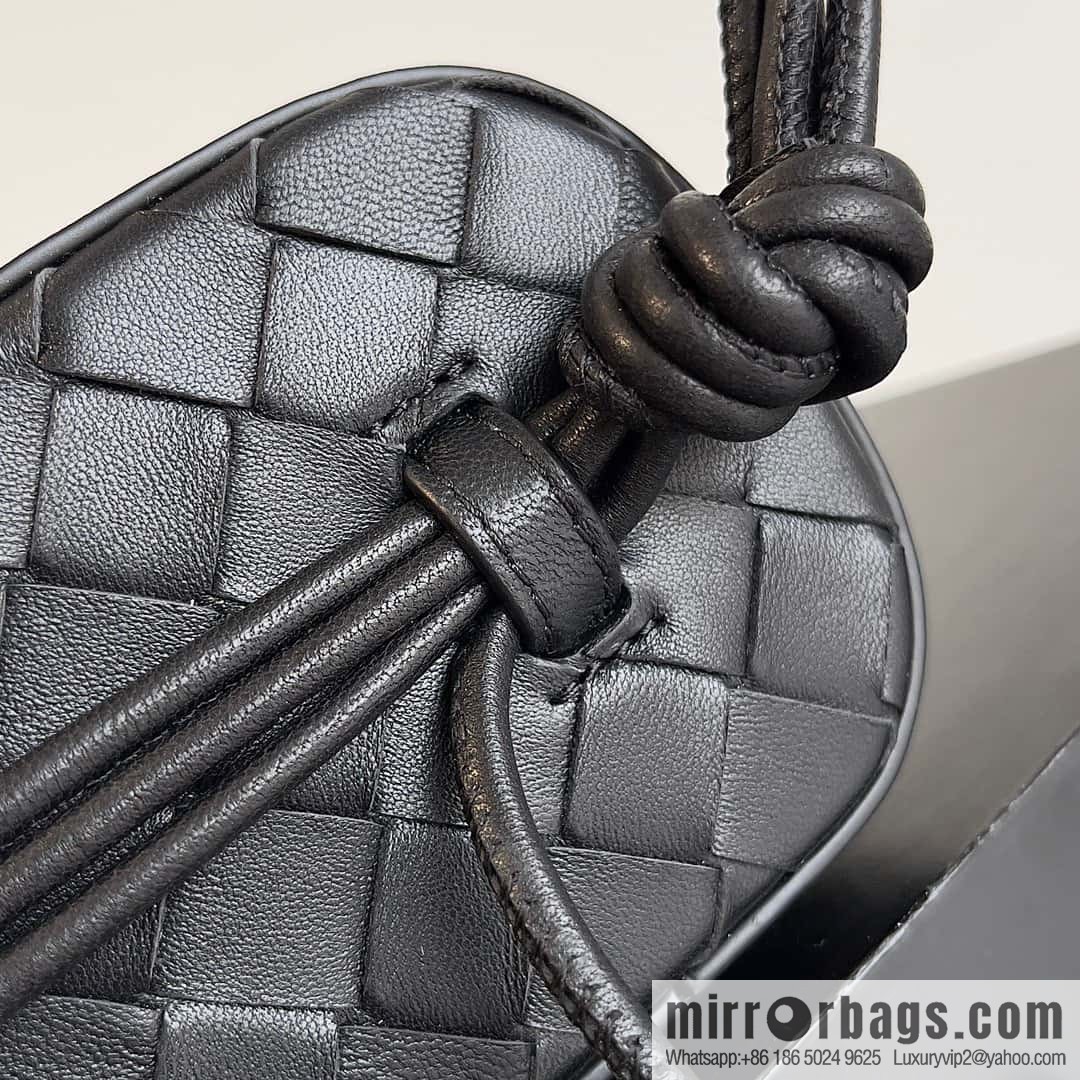 2023 new BV small box Bottega Veneta woven mini pouch model; 743551 small box bag black