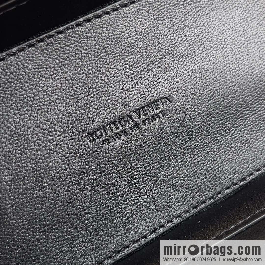 2023 new BV small box Bottega Veneta woven mini pouch model; 743551 small box bag black