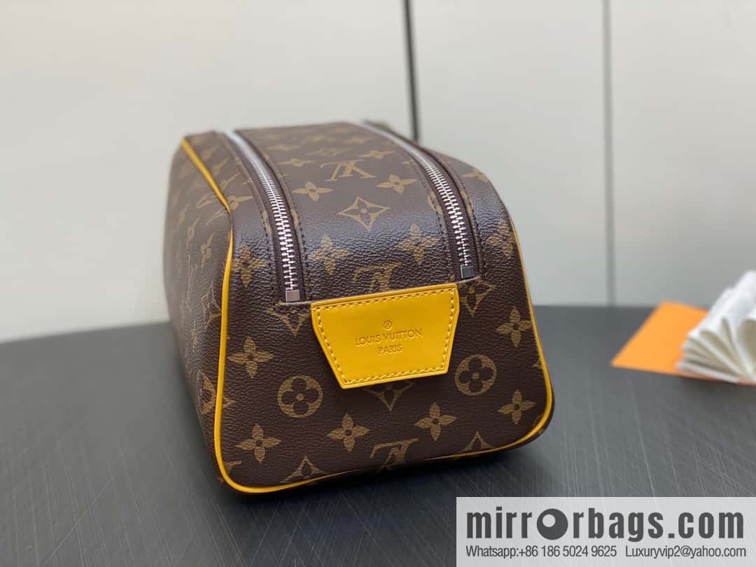 [Boutique‑grade] M46764 monogram yellow M44494 pouch toilet bag series DOPP toilet bag