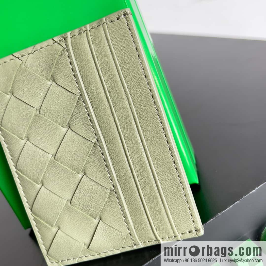 BV new braided card holder model 731956 BV braided card holder model number: 743209 Dongshi green