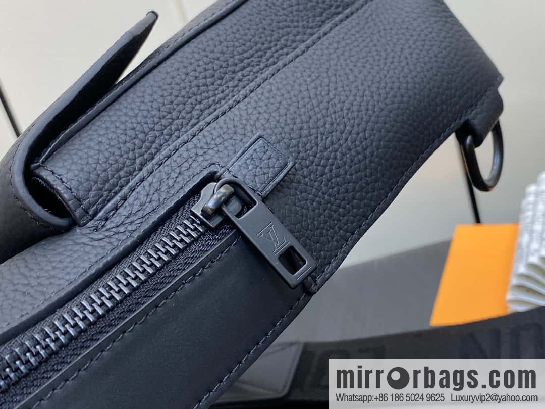 [Boutique‑grade] M23736 black full leather breast bag series Pilot slingback handbag, pilot sling bag