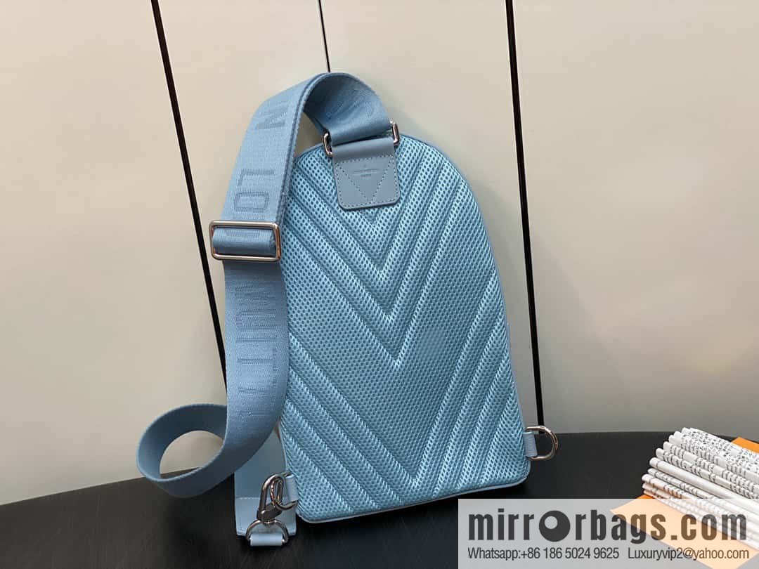[Boutique‑grade] M23765 blue, full leather breast bag shoulder bag series, autumn and winter new PILOT shoulder bag