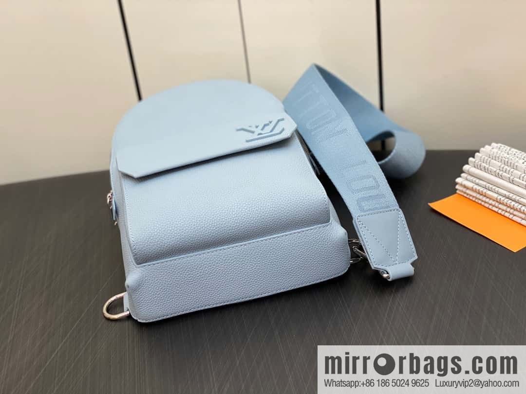 [Boutique‑grade] M23765 blue, full leather breast bag shoulder bag series, autumn and winter new PILOT shoulder bag