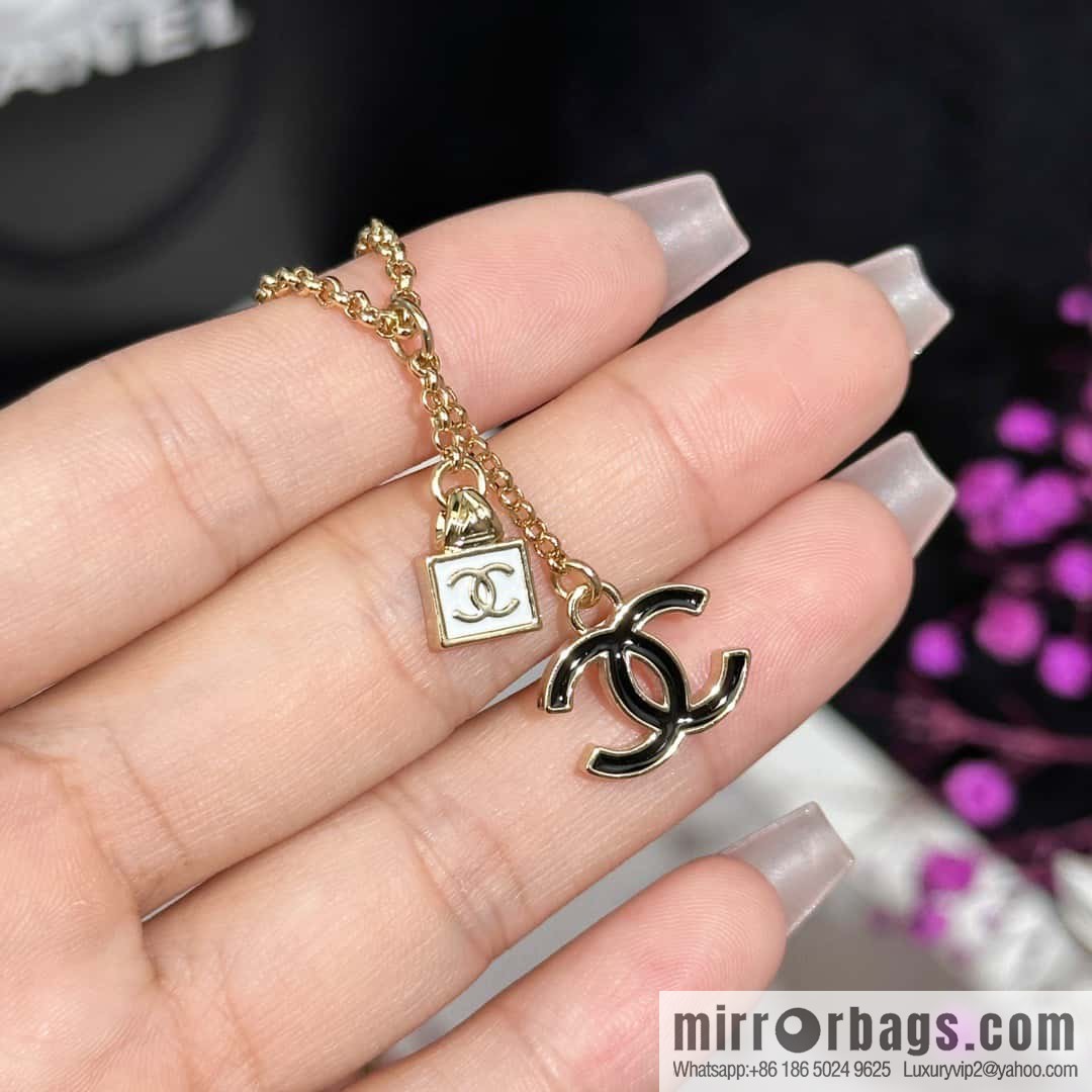 ❗️New ❗️☀️ New ☑️ Chanel Double C Tassel Square Oil Drop Necklace ☀️