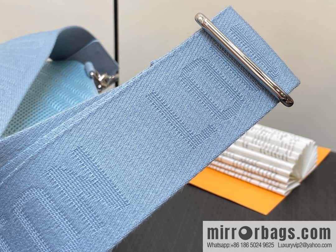 [Boutique‑grade] M23765 blue, full leather breast bag shoulder bag series, autumn and winter new PILOT shoulder bag