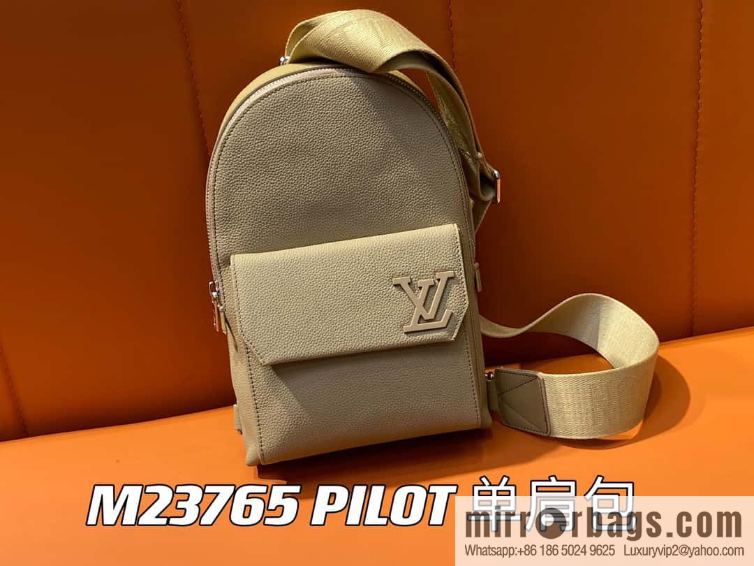[Boutique‑grade] M23765 blue, full leather breast bag shoulder bag series, autumn and winter new PILOT shoulder bag