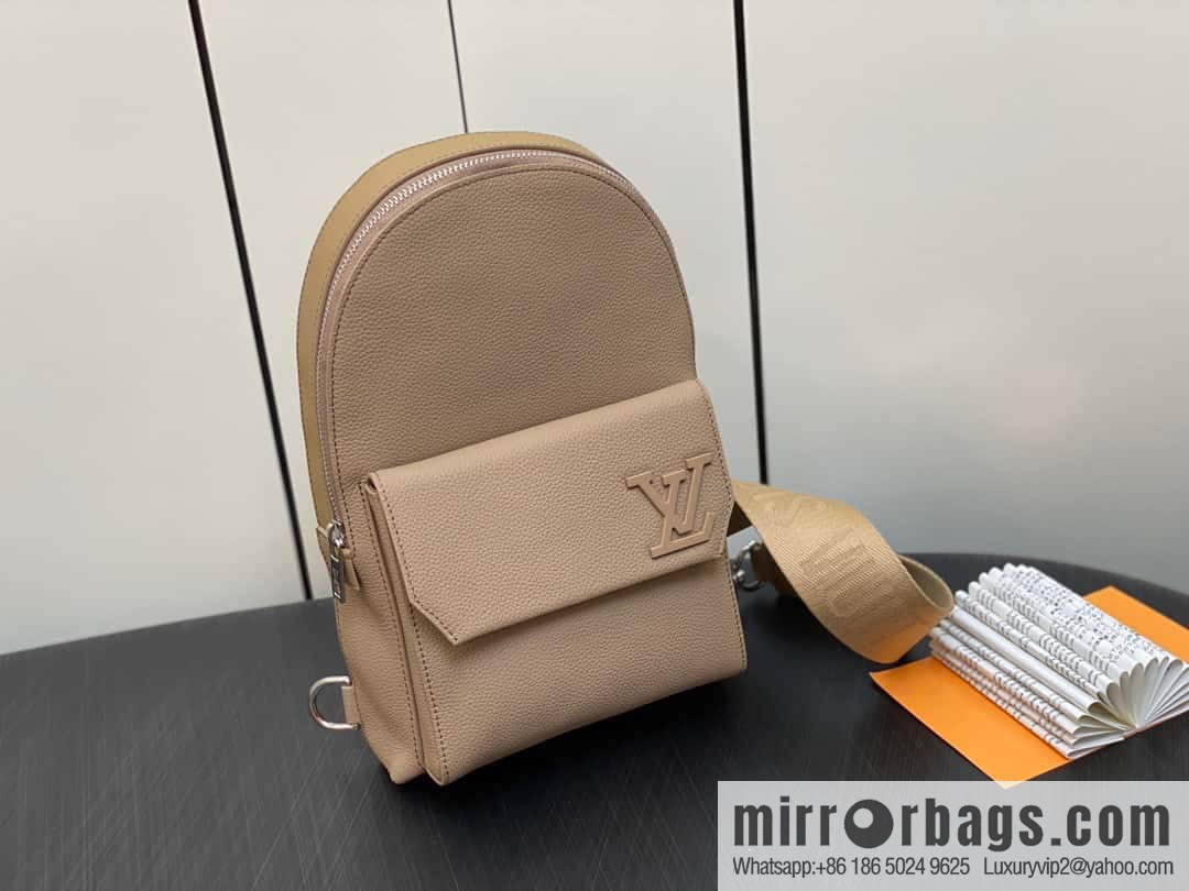 [Boutique‑grade] M23765 blue, full leather breast bag shoulder bag series, autumn and winter new PILOT shoulder bag