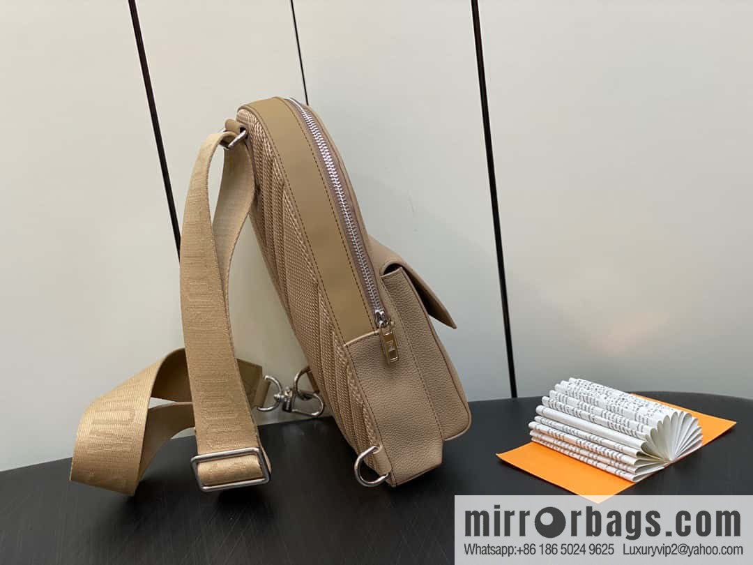 [Boutique‑grade] M23765 blue, full leather breast bag shoulder bag series, autumn and winter new PILOT shoulder bag