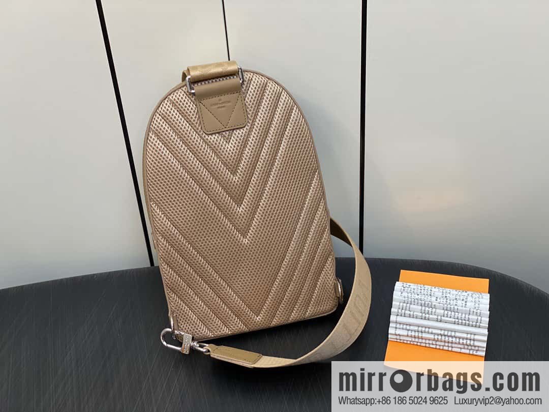 [Boutique‑grade] M23765 blue, full leather breast bag shoulder bag series, autumn and winter new PILOT shoulder bag