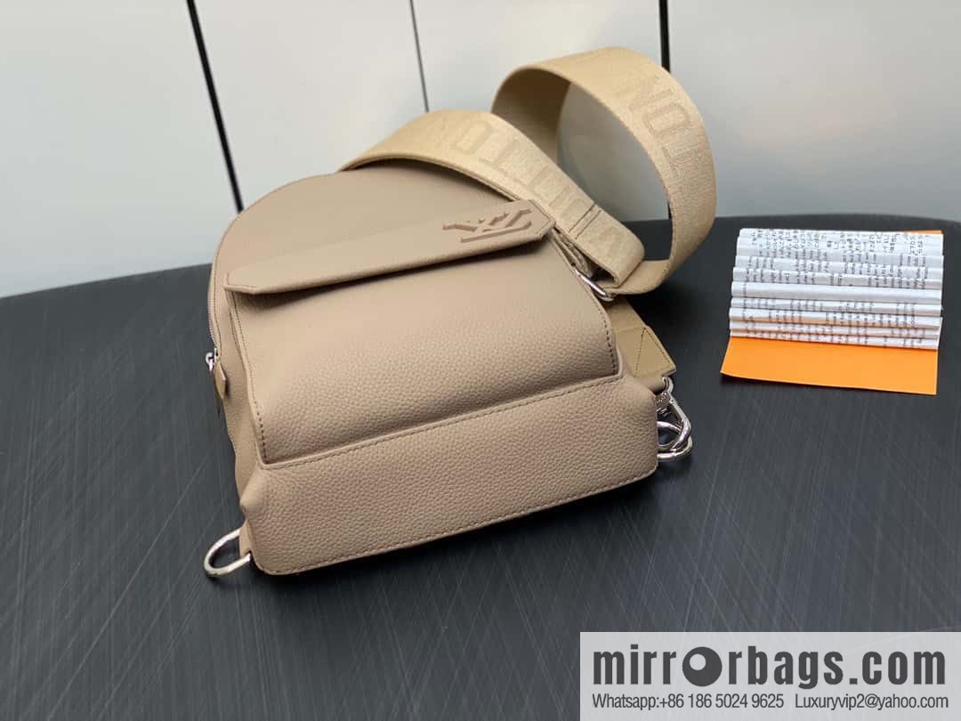 [Boutique‑grade] M23765 blue, full leather breast bag shoulder bag series, autumn and winter new PILOT shoulder bag