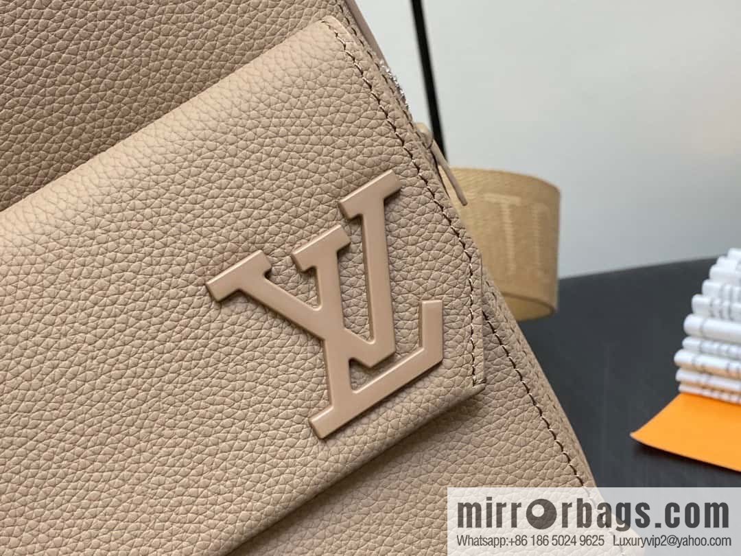 [Boutique‑grade] M23765 blue, full leather breast bag shoulder bag series, autumn and winter new PILOT shoulder bag