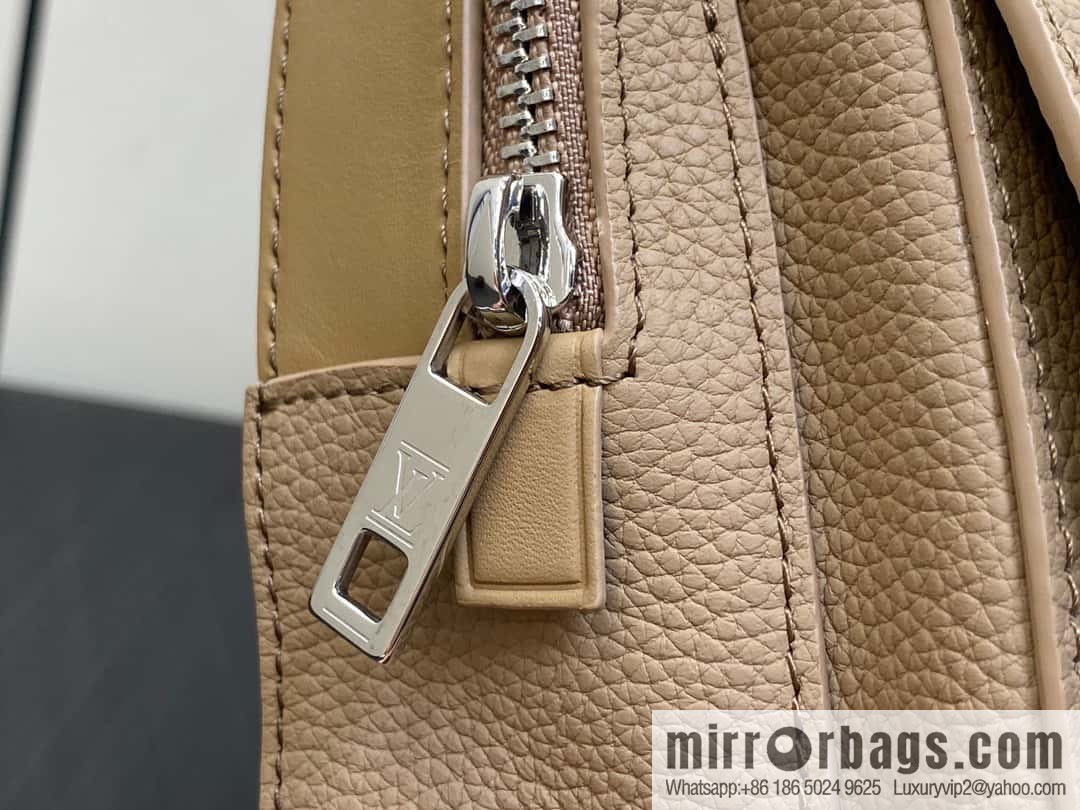 [Boutique‑grade] M23765 blue, full leather breast bag shoulder bag series, autumn and winter new PILOT shoulder bag