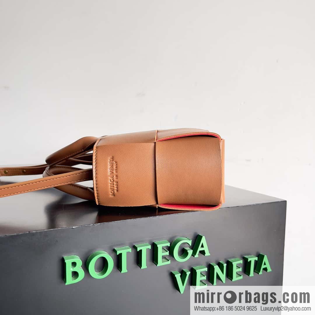 BV super mini tote bag 20cm light brown and red, model number: 729029.