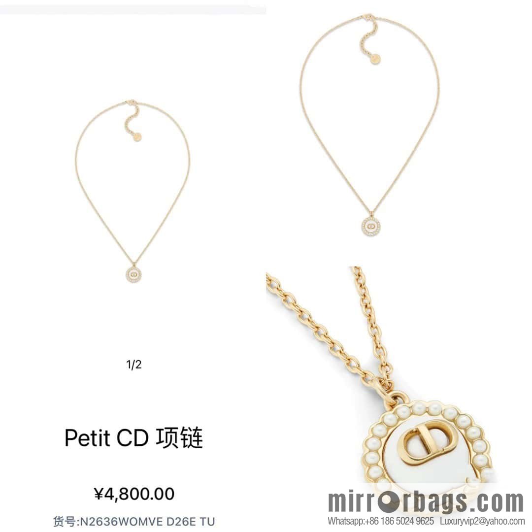 New ☑️ DIOR white CD necklace