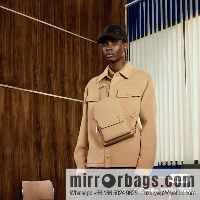 [Boutique‑grade] M23765 blue, full leather breast bag shoulder bag series, autumn and winter new PILOT shoulder bag