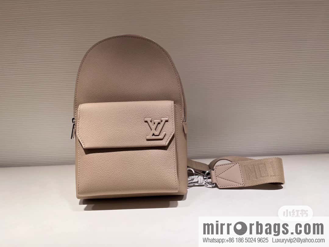 [Boutique‑grade] M23765 blue, full leather breast bag shoulder bag series, autumn and winter new PILOT shoulder bag