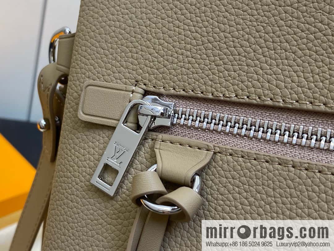 [Premium‑quality] M69837 apricot, full leather M82278 clutch bag series