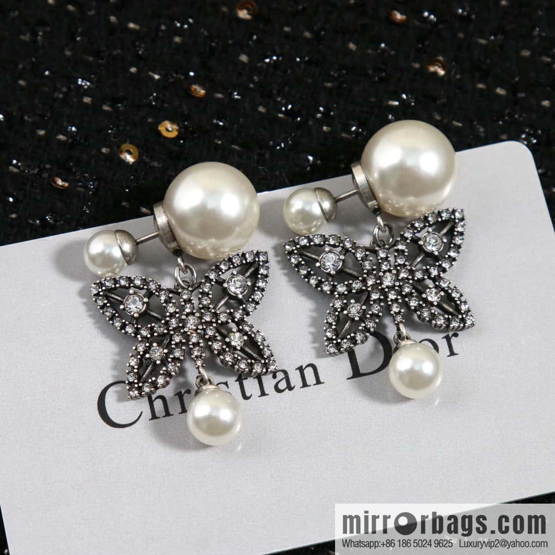New ☑️ DIOR size pearl bow stud earrings