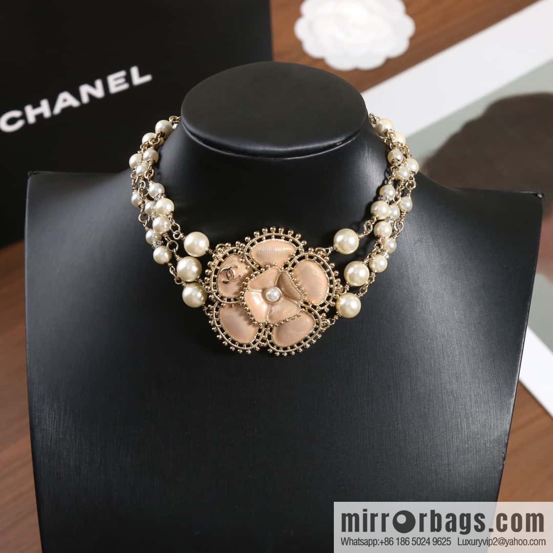 ☀️New ☑️ Chanel Double C Pink Black Camellia Pearl Necklace ☀️