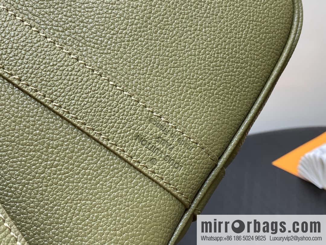 [Boutique‑grade] M46671 grass green, full leather embossed silk screen printing travel bag series Keepall Bandoulière 45 travel bag M46670 M46671