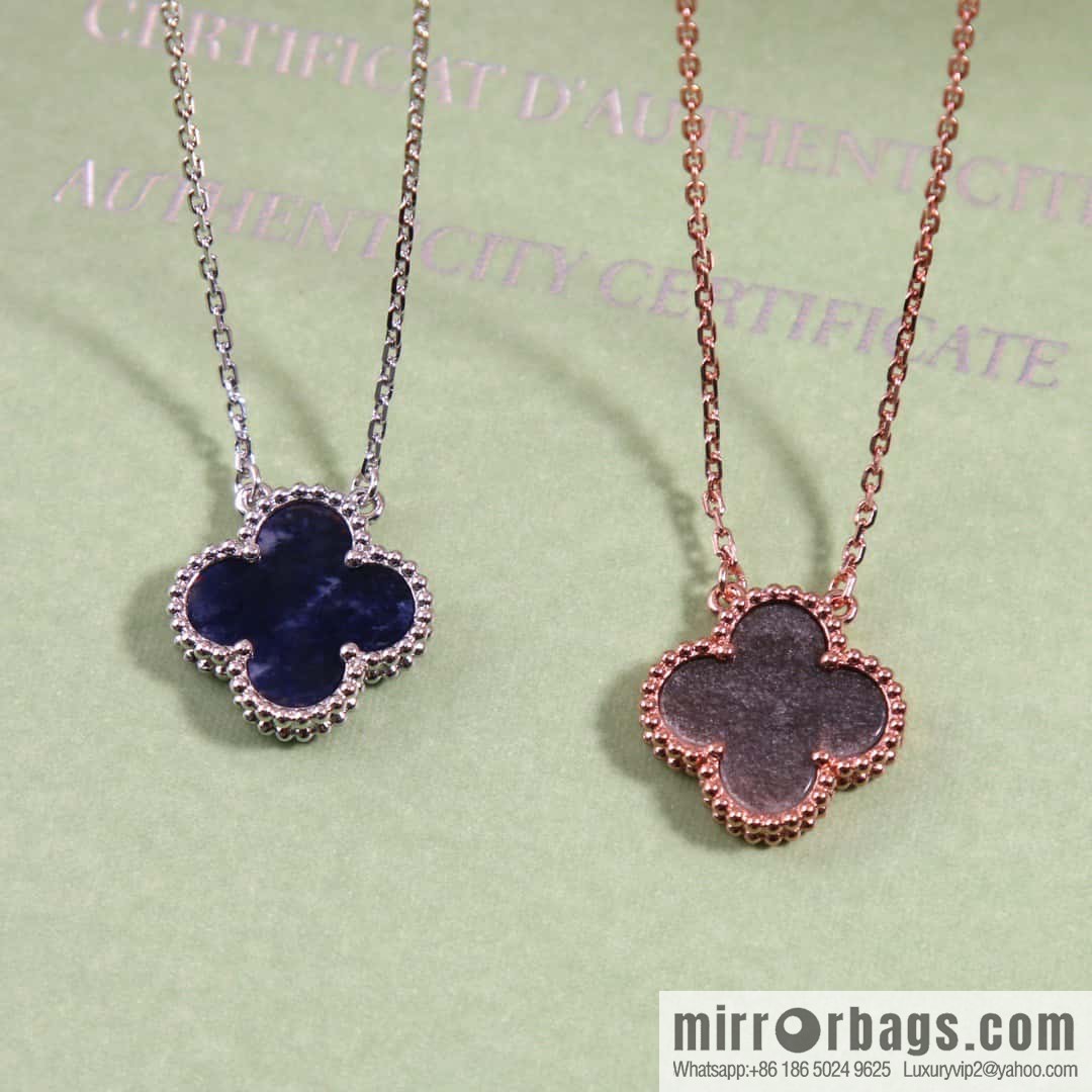 ☀️Van Cleef & Arpels Peterstone Obsidian Necklace ☀