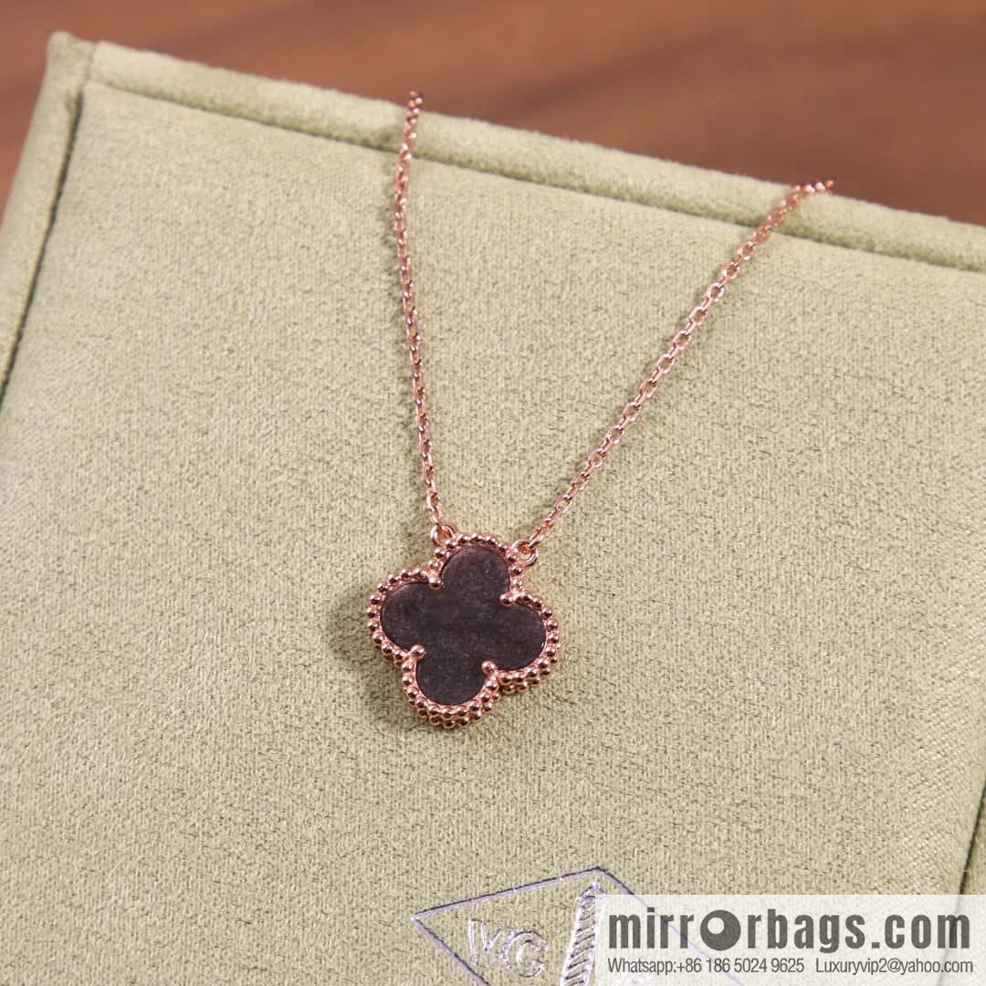 ☀️Van Cleef & Arpels Peterstone Obsidian Necklace ☀