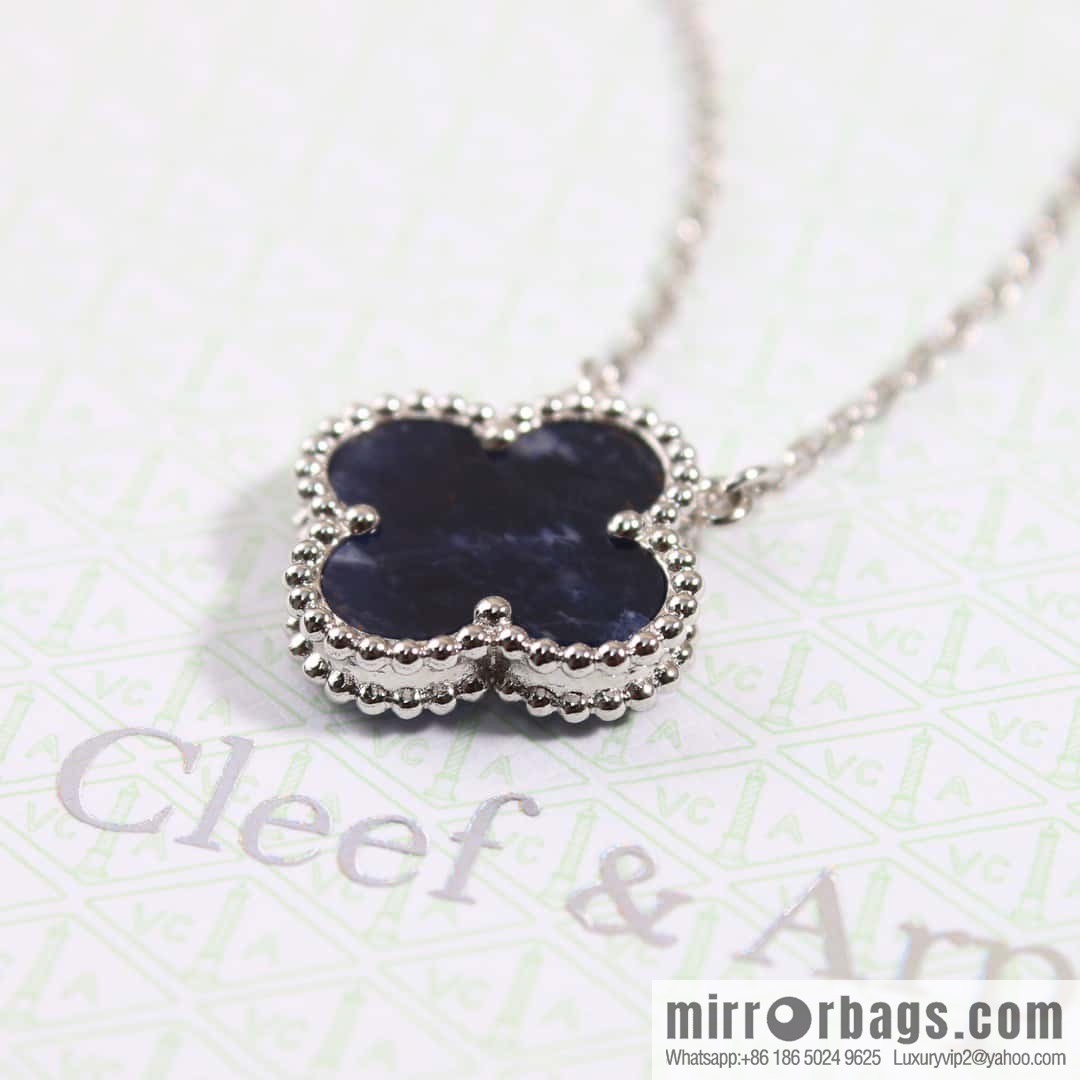 ☀️Van Cleef & Arpels Peterstone Obsidian Necklace ☀