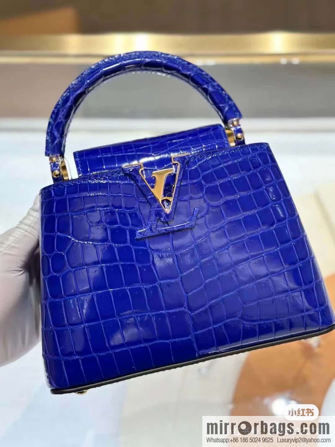 [Boutique‑grade] M48865 blue, crocodile pattern full leather cap that English series Capucines mini handbag