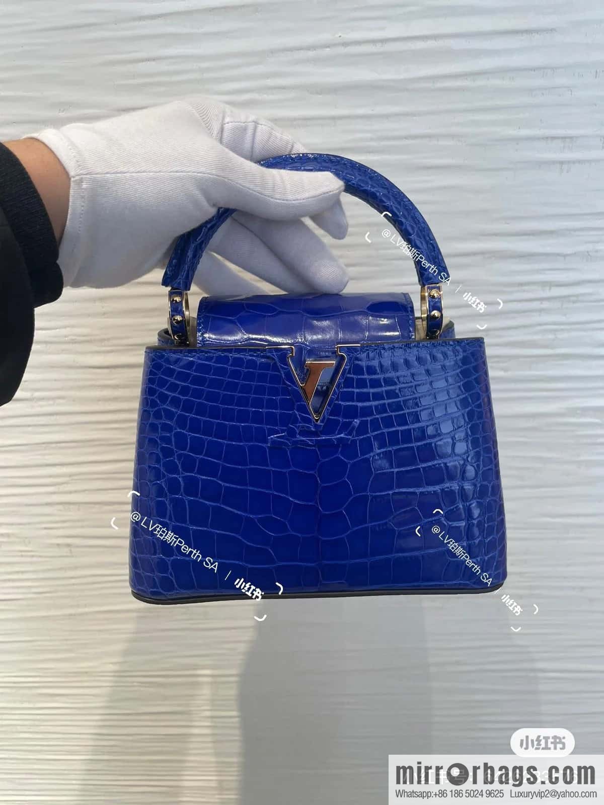 [Boutique‑grade] M48865 blue, crocodile pattern full leather cap that English series Capucines mini handbag