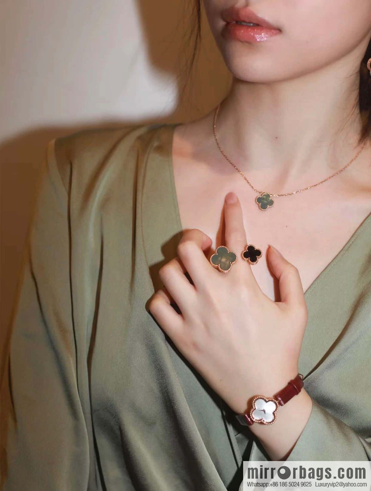 ☀️Van Cleef & Arpels Peterstone Obsidian Necklace ☀