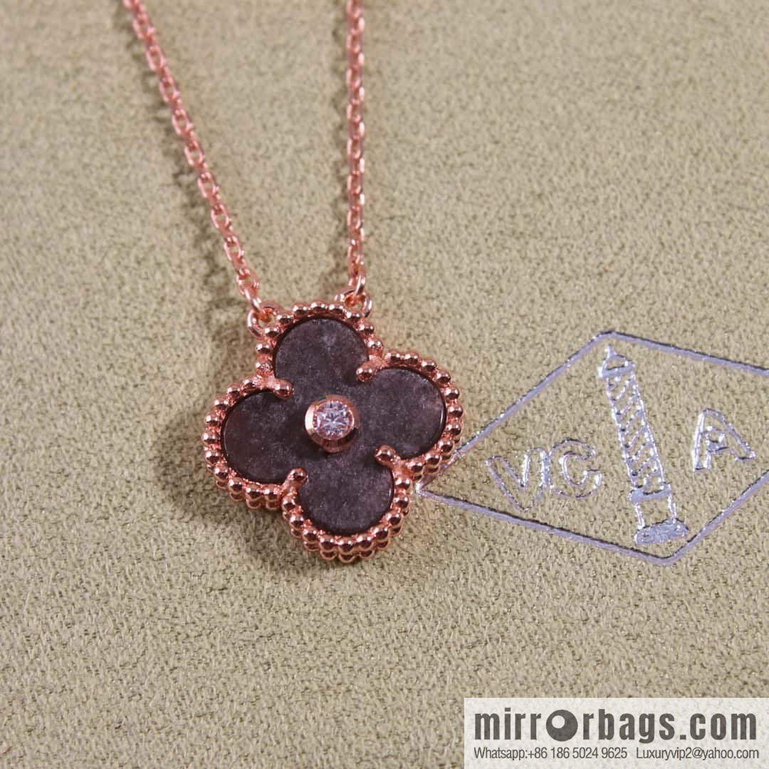 ☀️Van Cleef & Arpels Peter Stone Necklace ☀