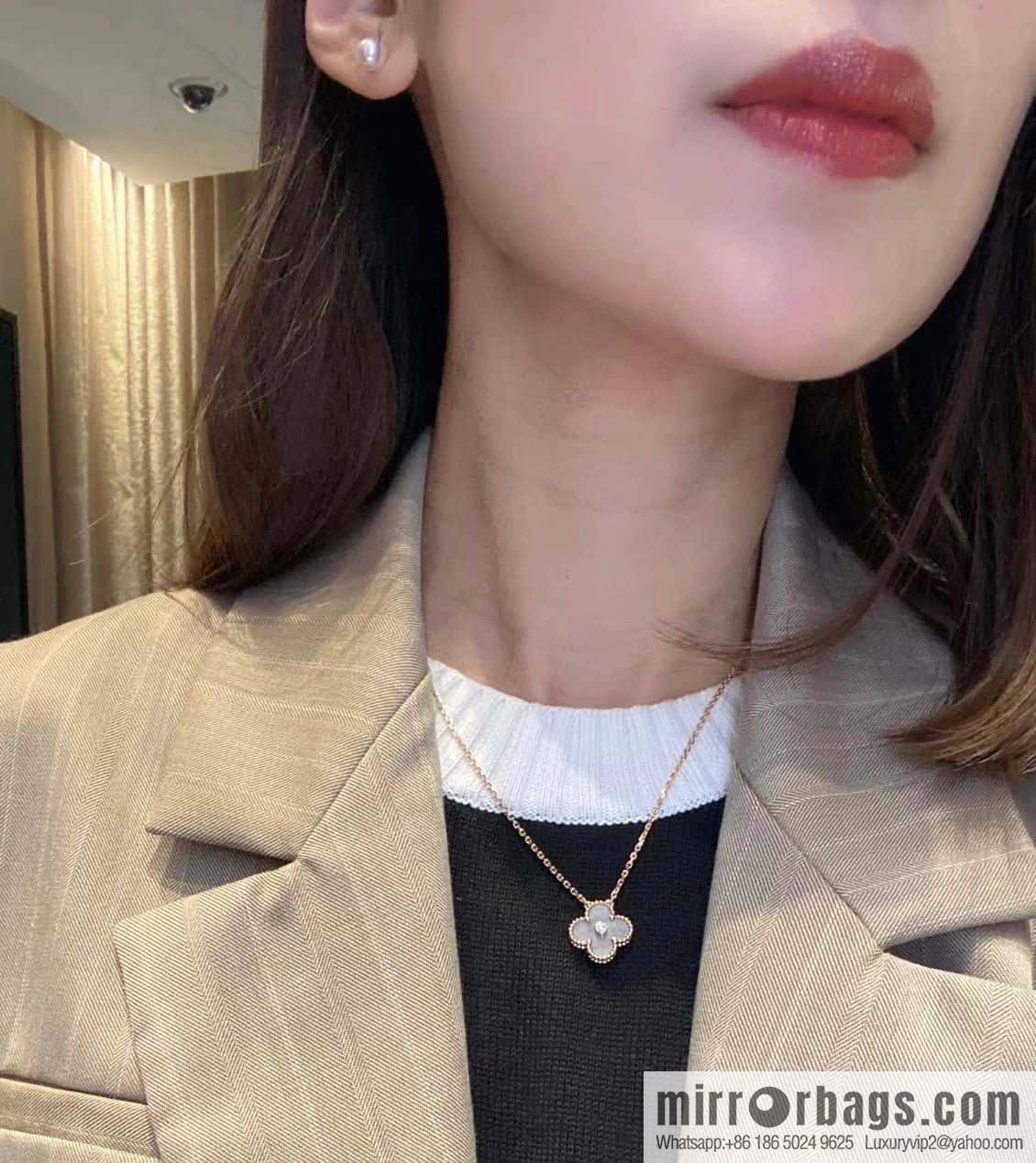 ☀️Van Cleef & Arpels Peter Stone Necklace ☀