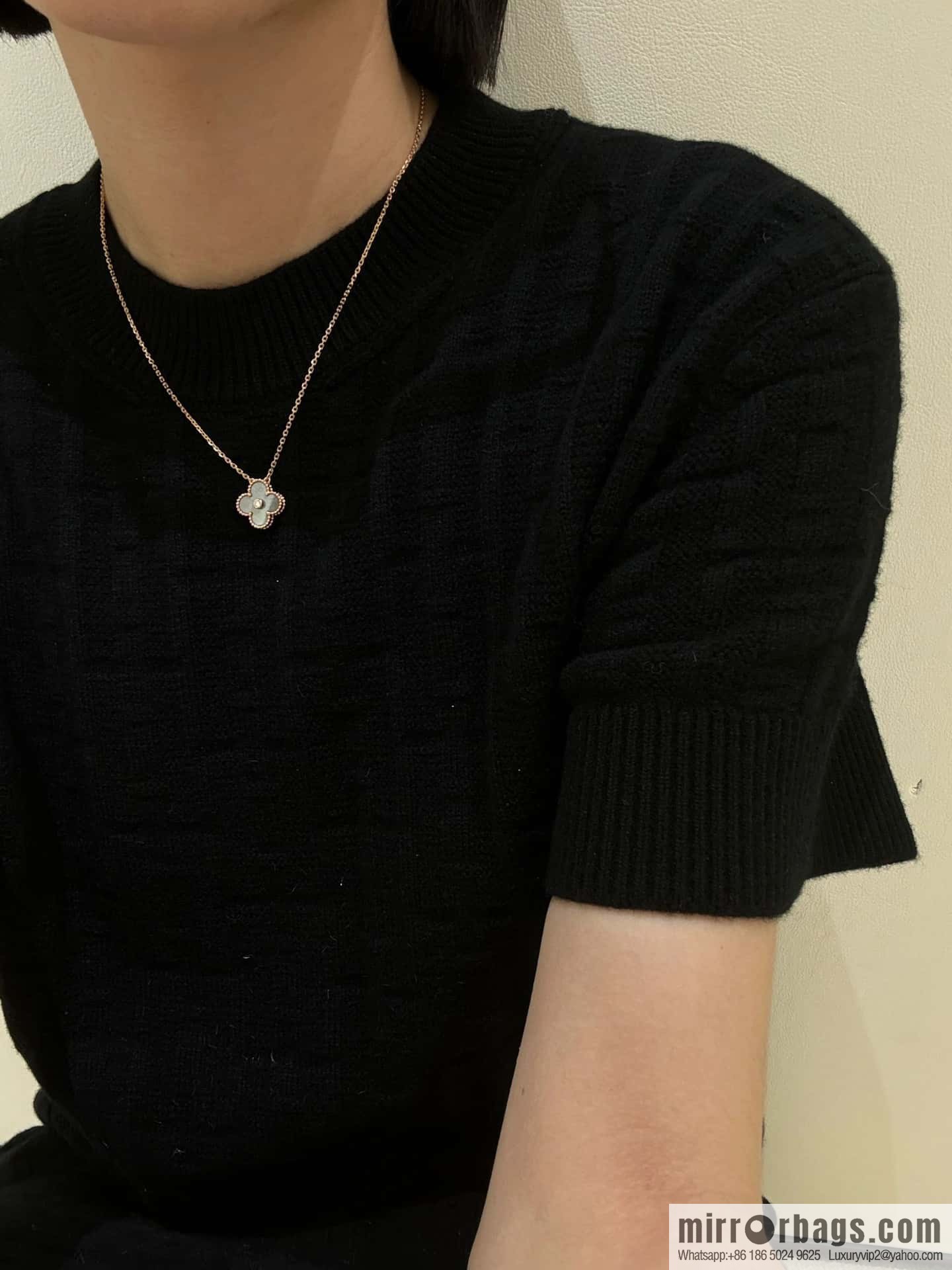 ☀️Van Cleef & Arpels Peter Stone Necklace ☀