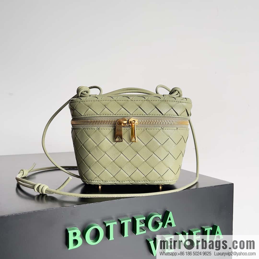 2023 new BV small box Bottega Veneta woven mini pouch model; 743551 small box bag, travertine green