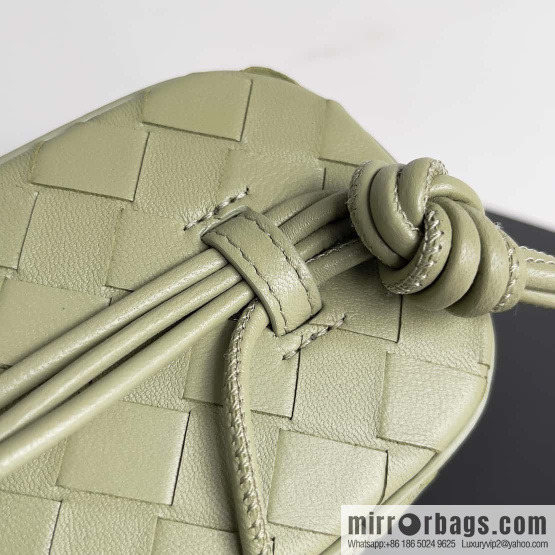 2023 new BV small box Bottega Veneta woven mini pouch model; 743551 small box bag, travertine green