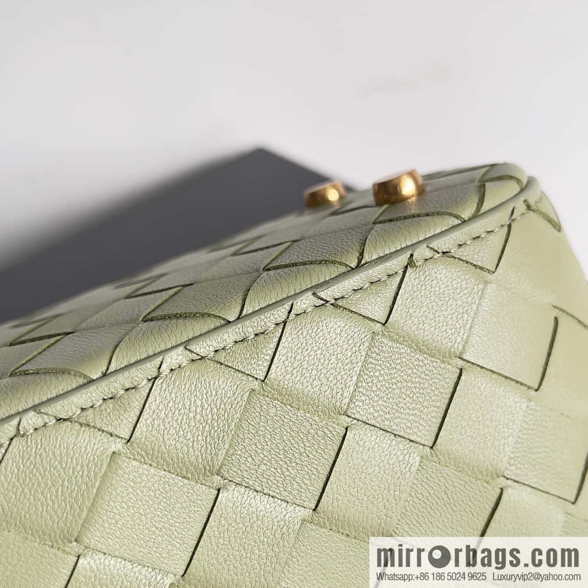 2023 new BV small box Bottega Veneta woven mini pouch model; 743551 small box bag, travertine green