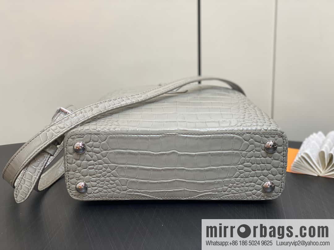[Boutique‑grade] M48865 gray, crocodile pattern full leather cap that English series Capucines BB handbag