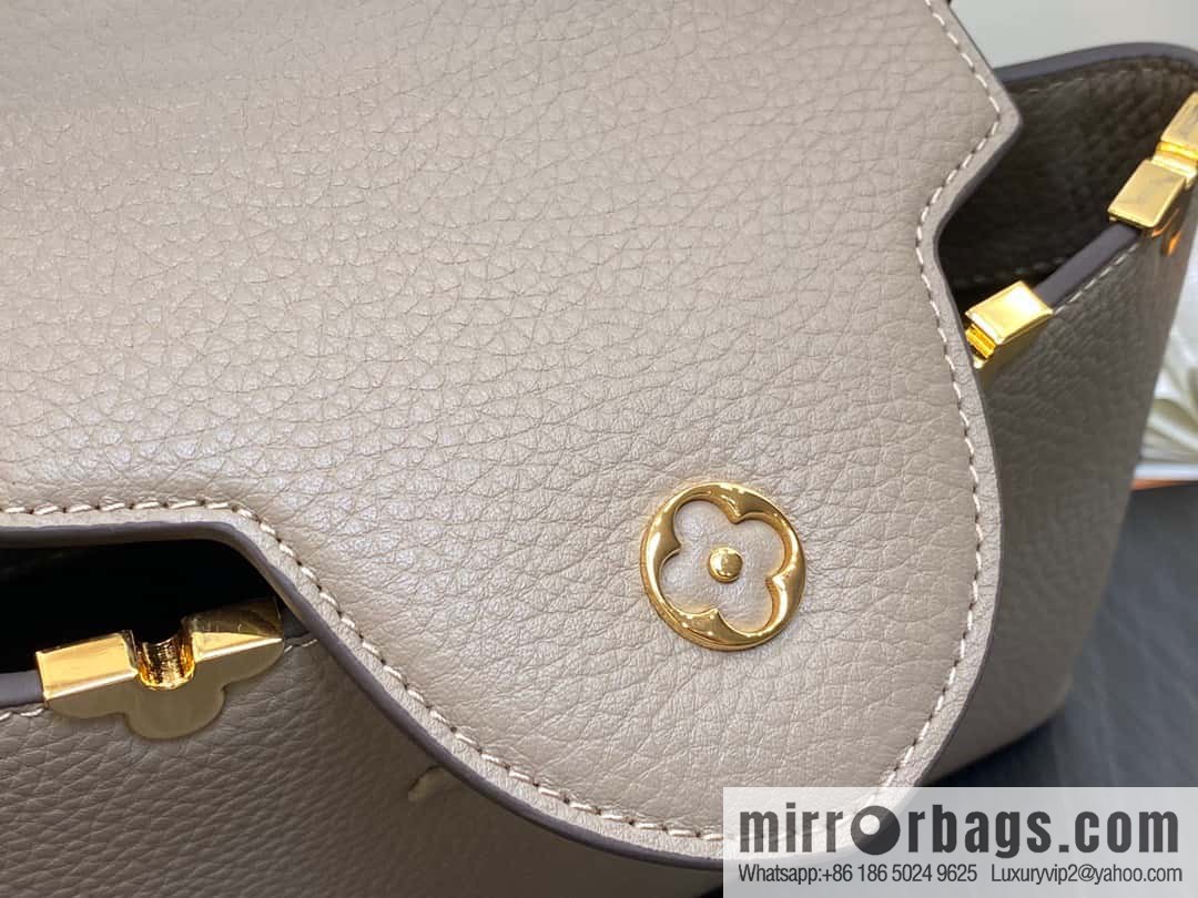 [Boutique‑grade] M24567 khaki flower crown, full leather cap, that English series Capucines medium handbag