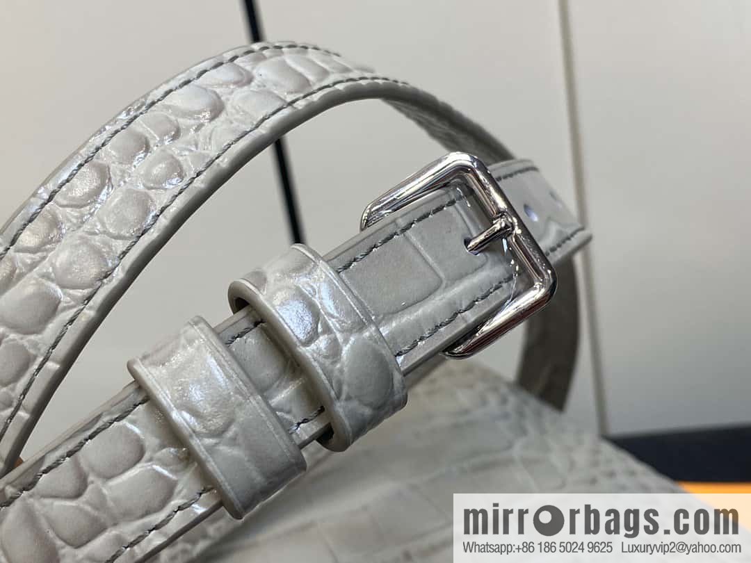 [Boutique‑grade] M48865 gray, crocodile pattern full leather cap that English series Capucines BB handbag